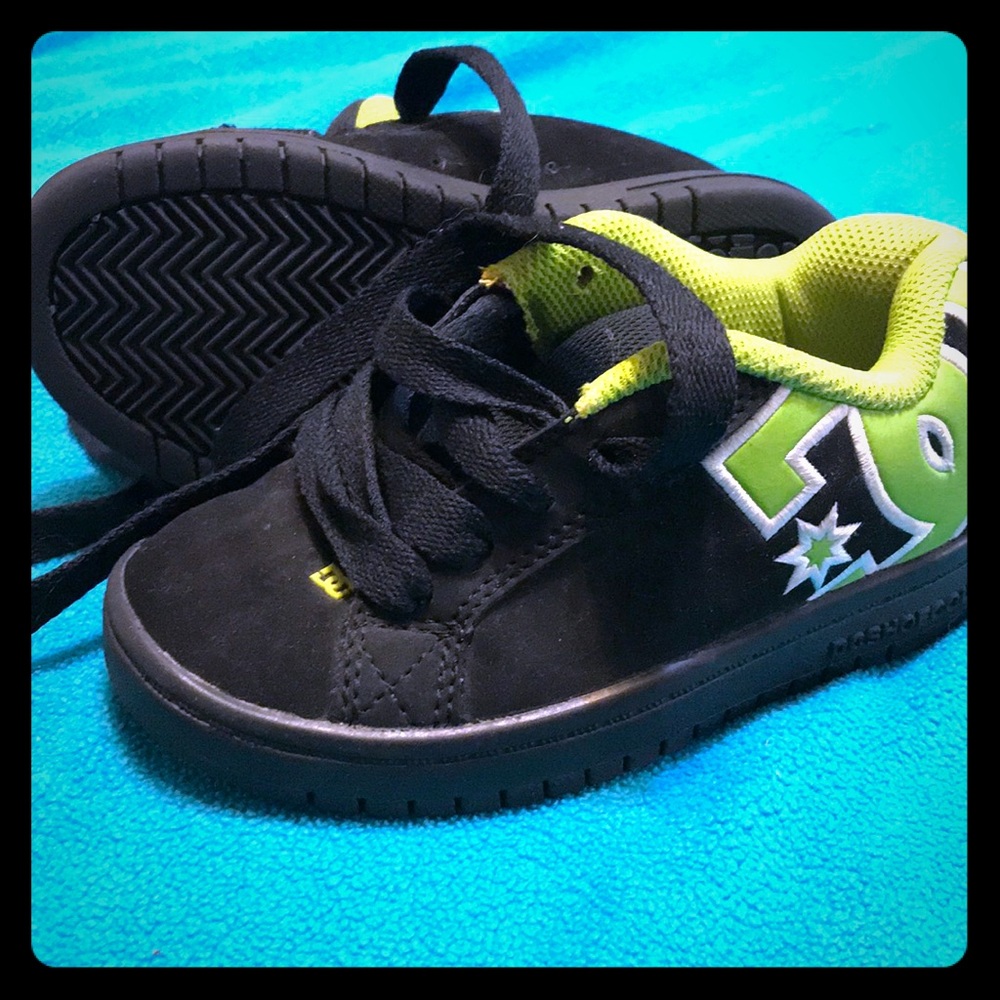 Kids DC skate sneaker shoes black green size 11.5
